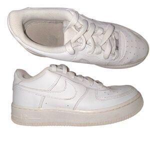 Nike Air Force 1 White Leather Solid Low Top Lace-Up Sneakers size 5.5Y